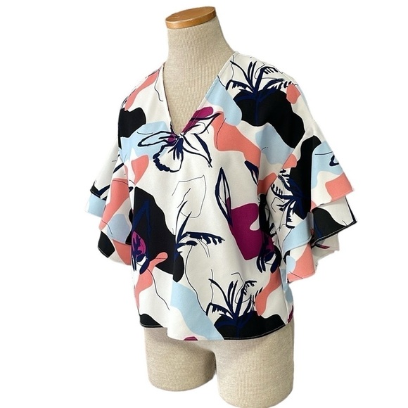 Halogen Blouse Women's XS Extra Small White Blue Pink Floral Short Sleeve Top - Picture 3 of 14